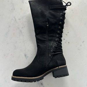 Calf boots - size 9